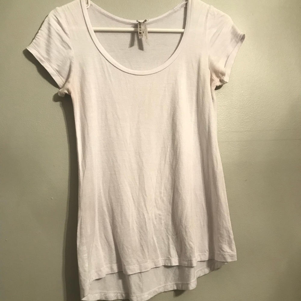 WHITE TEE